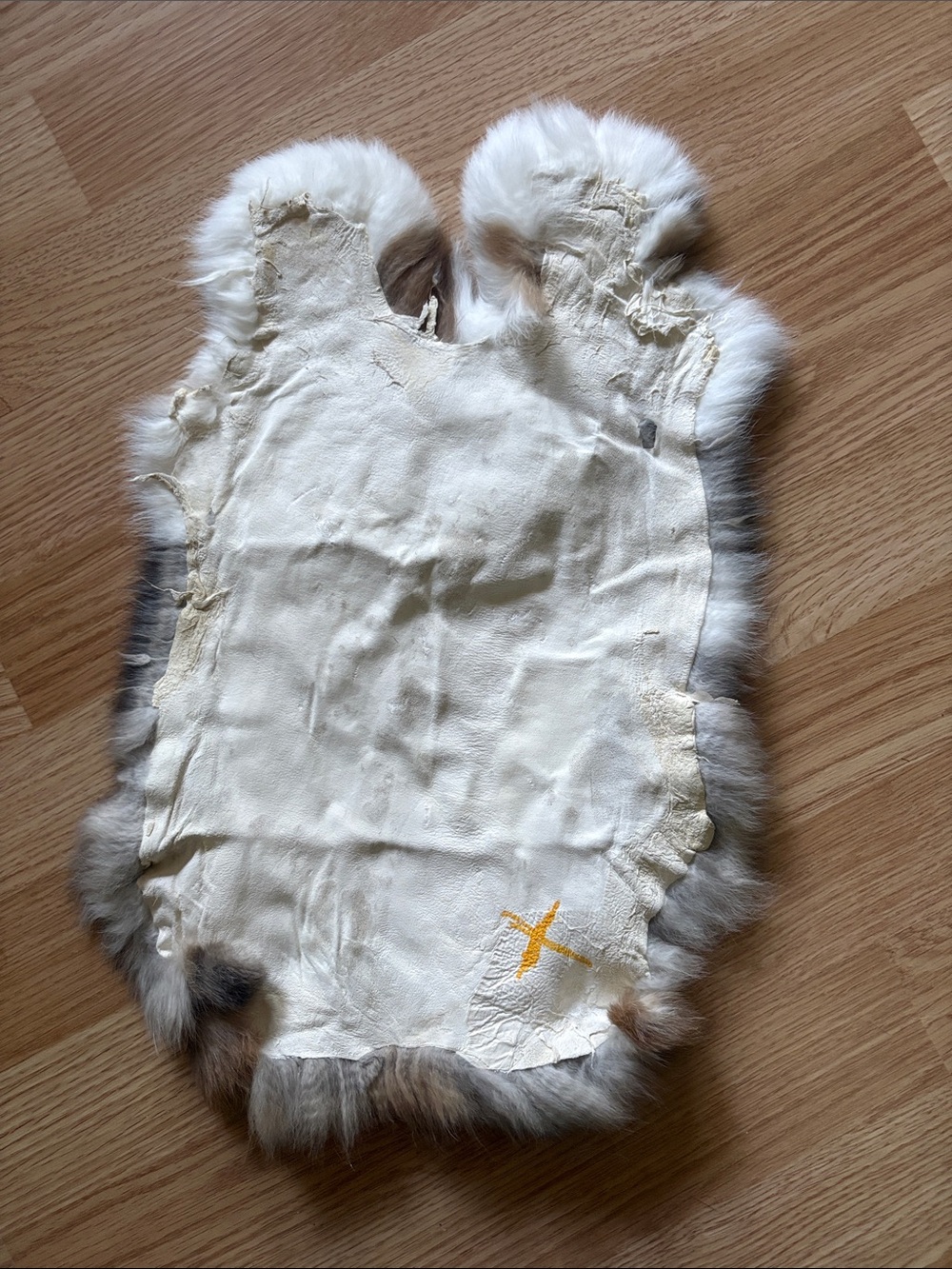 B0041 rabbit pelt- White, Brown & Gray - Picture 2 of 3